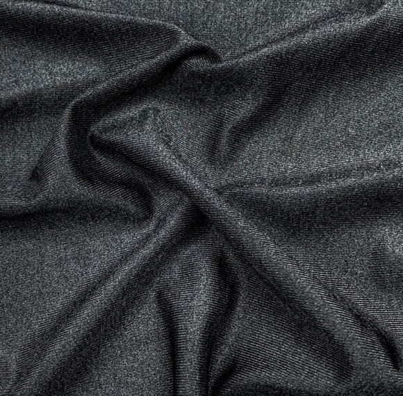 Tissu sous-vêtements, 100% nylon tissu uni brillant, légèrement élastique, confortable et doux.
