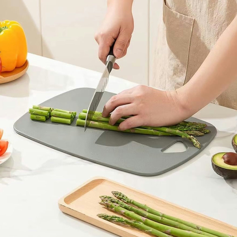 plastic cutting board,