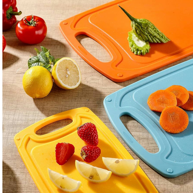 plastic cutting boards