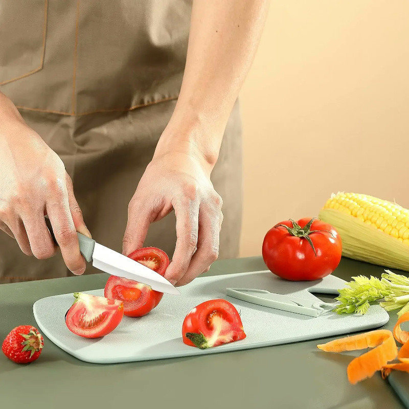 plastic cutting boards