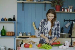 Marble Cutting Boards Explained: Why They Dull Even the Best Knives