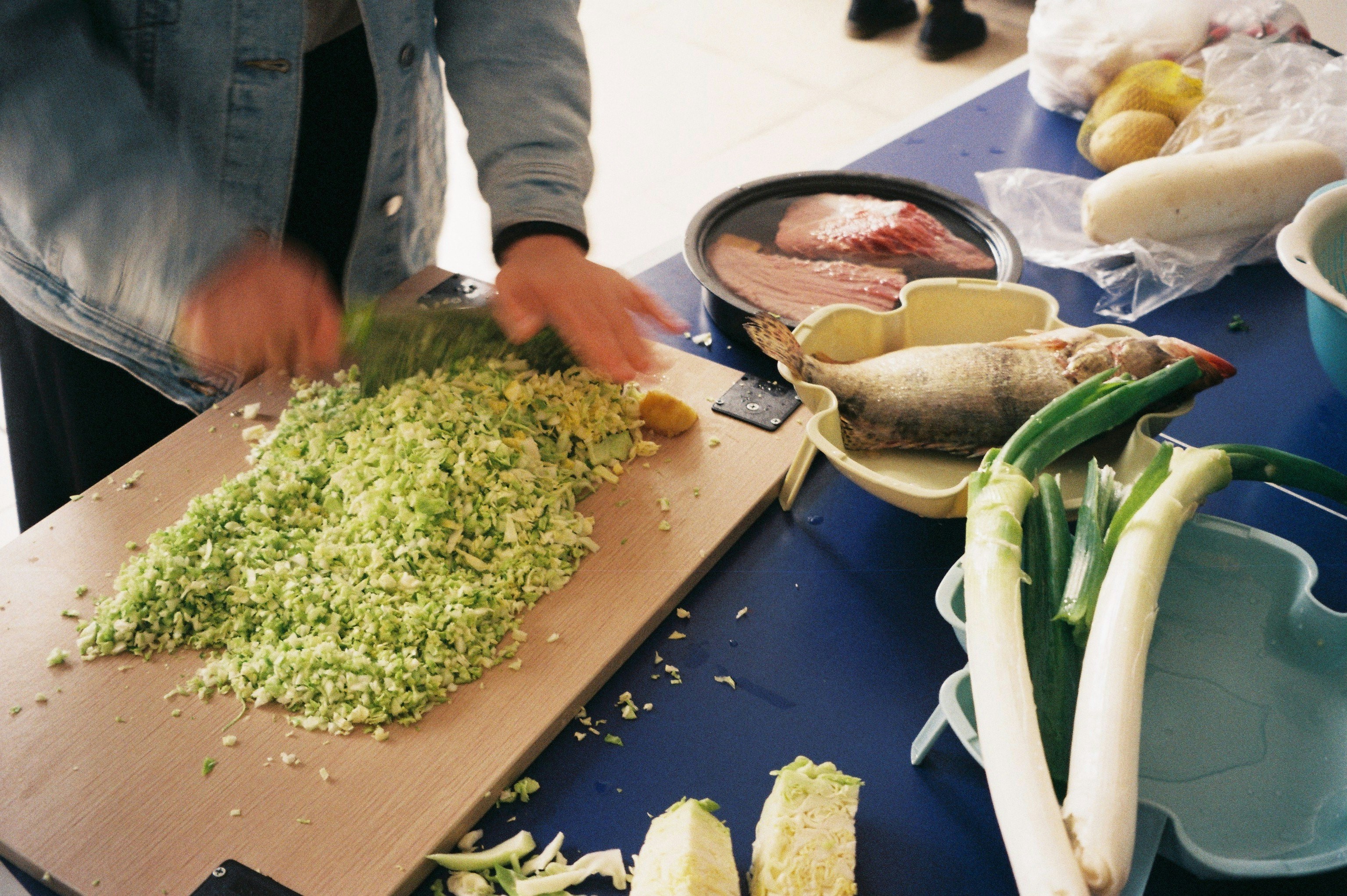 The Ultimate Guide to Wooden vs. 3 Piece Plastic Cutting Boards