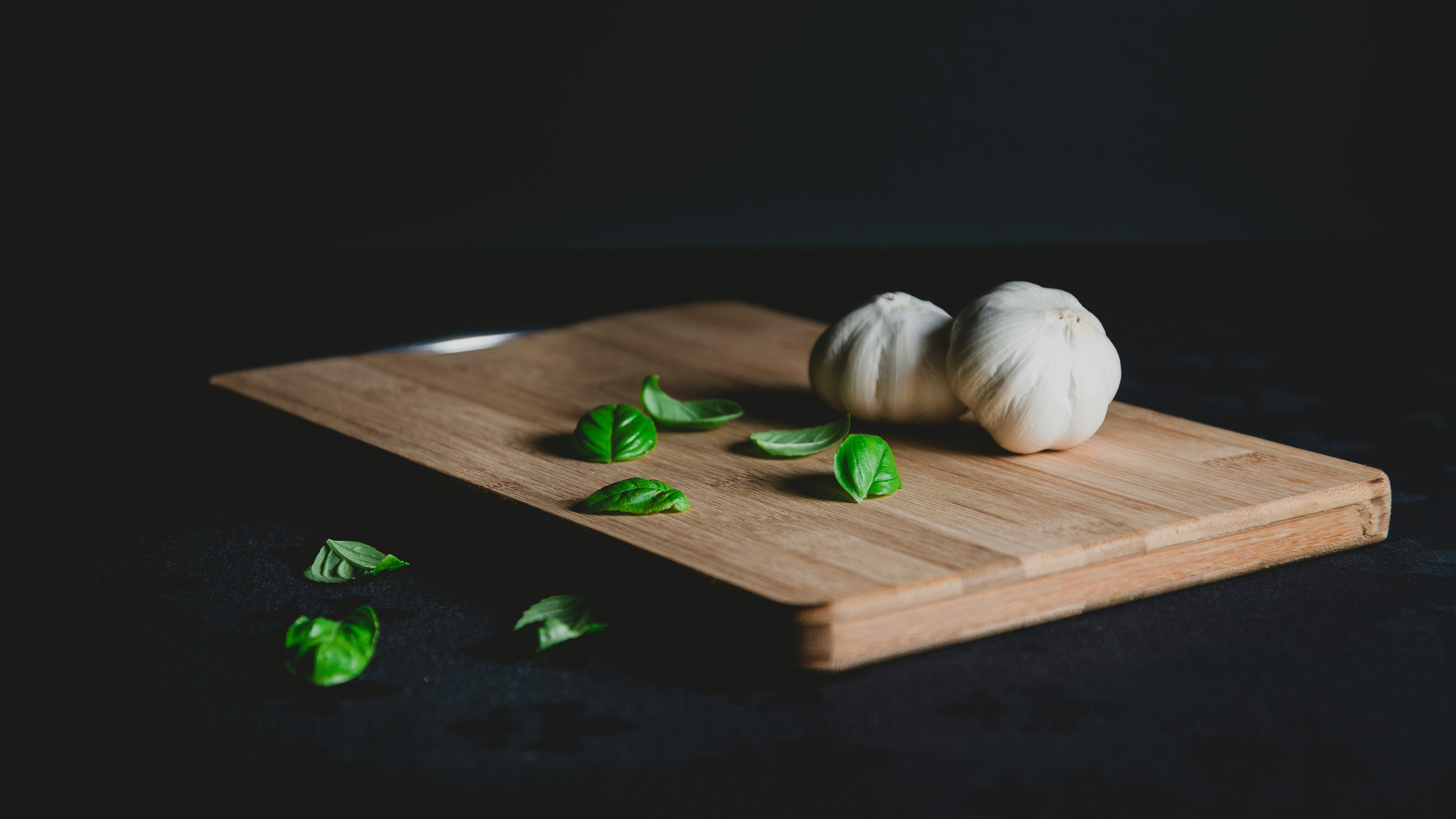 What to Consider When Choosing a Black Plastic Cutting Board for Durability and Hygiene