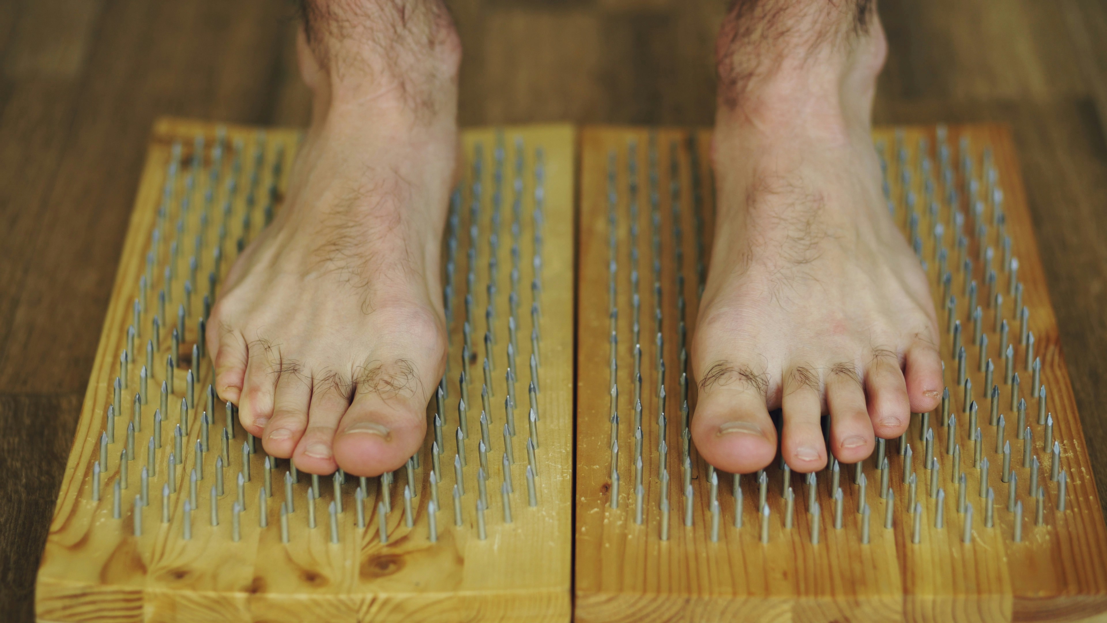 Juice groove and non-slip feet on a plastic cutting board