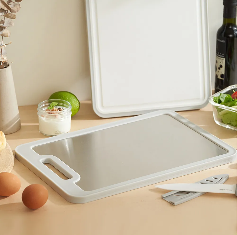 Choosing the Right Cutting Board for Different Ingredients