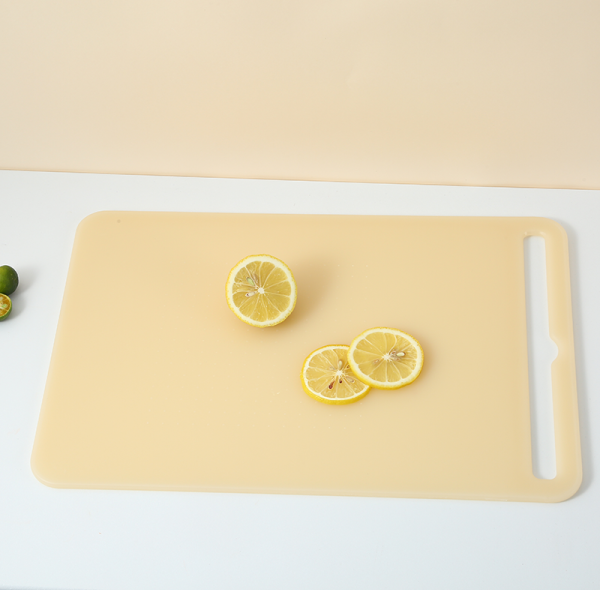 Wholesale Kitchen PP Plastic Cutting Board with Handle 10.6" X 15.7"with Garlic Grater, Built-in Splash Resistant Grooves