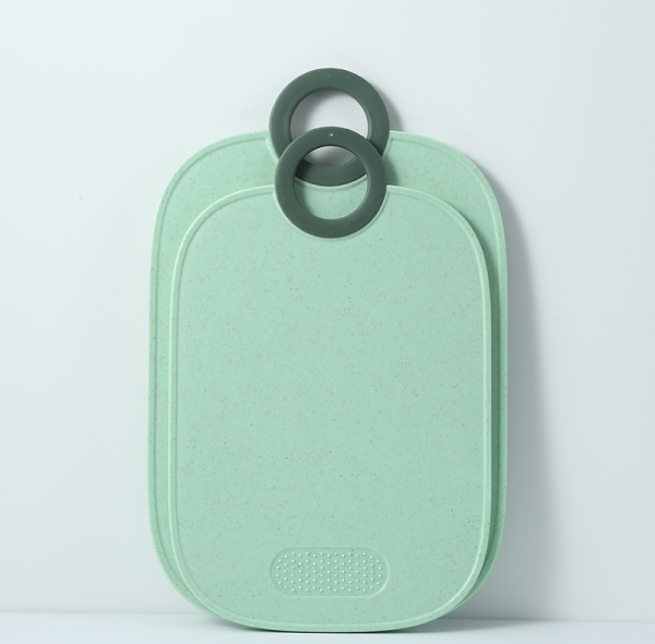 wholesale Kitchen Eco-Friendly Plastic Cutting Board with Handle 10.6" X 15.7"with Garlic Grater, Built-in Splash Resistant Grooves