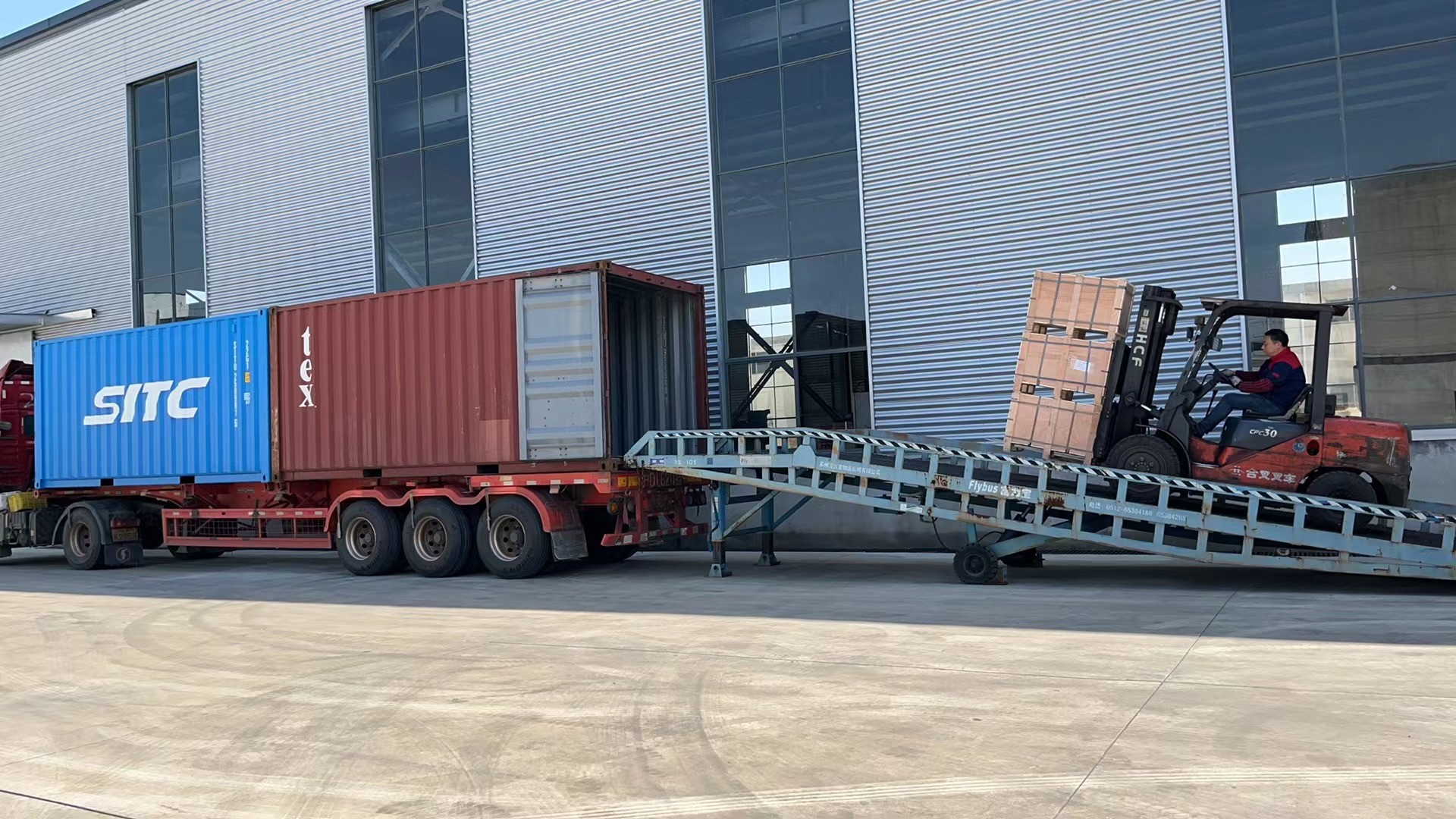 American Customer Visited CamelConvey Factory