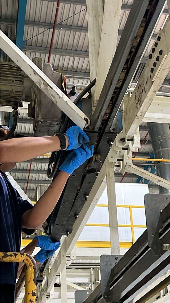 Unibilt Chain Replacement Solution: A Cost-Effective Alternative for Existing Enclosed Track Conveyor Systems