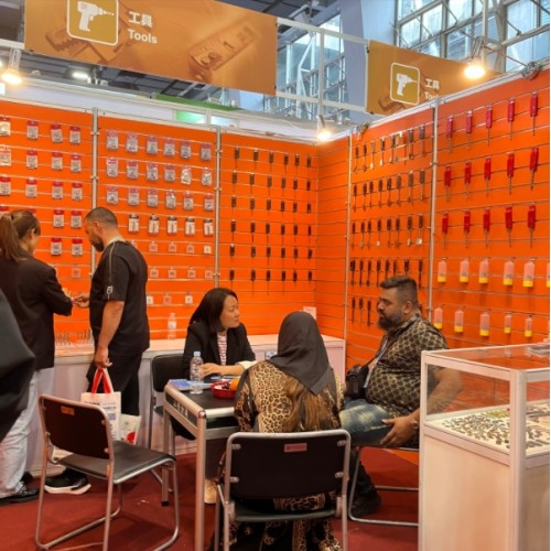 Zhuzhou Dongcheng Tools Shines at 2025 Canton Fair with Record Engagement