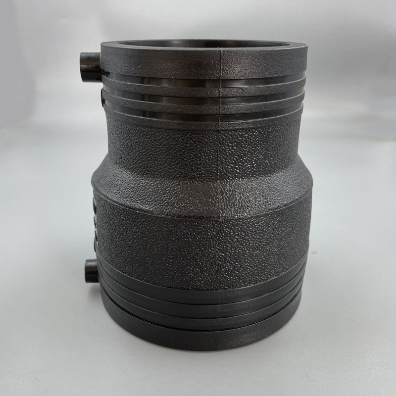 How should PE pipes with different wall thicknesses be connected?