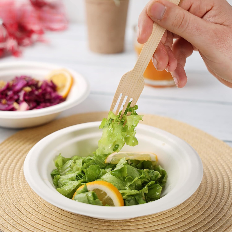 Bamboo spoon serving