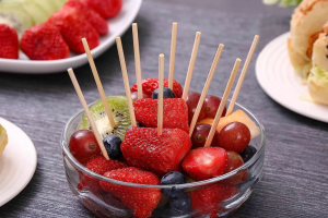 Bamboo Toothpicks vs. Plastic Toothpicks: Which is Better for You?