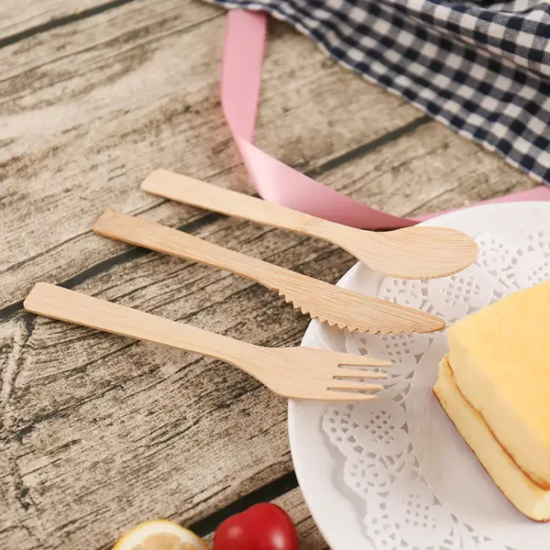 What are the usage and benefits of biodegradable bamboo cutlery?