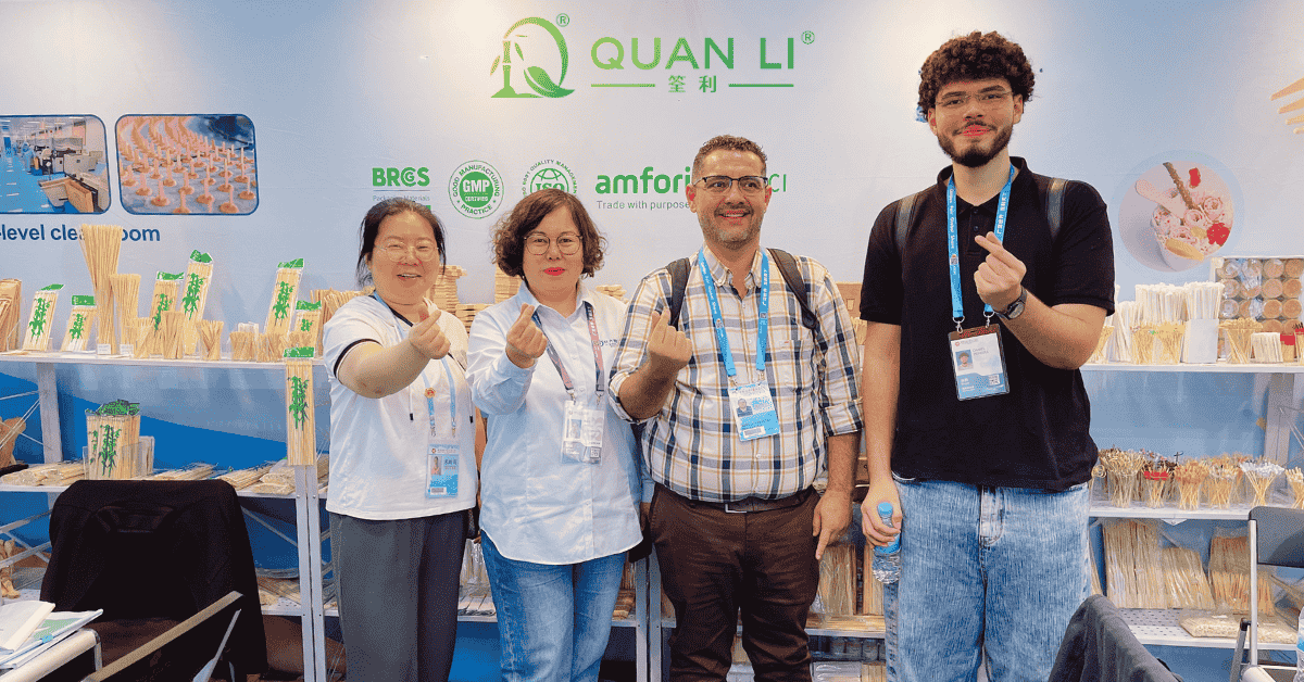 The QL team meeting international clients at the 139th Canton Fair