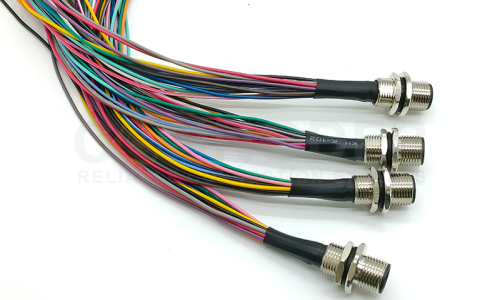 When testing M connectors, various details also need to be noted.