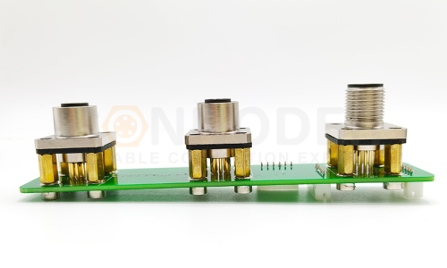 What is the shielding principle of the M series circular connectors?