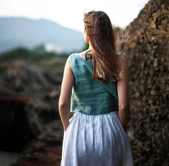 Green Linen Crop Tank Top – Ready-to-Ship Summer Essential
