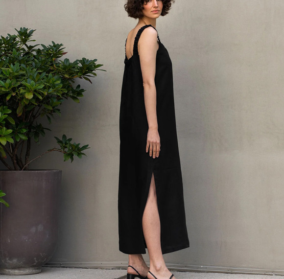 Black Linen Strap Maxi Dress – Minimalist Summer Comfort
