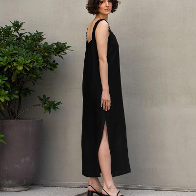 Black Linen Strap Maxi Dress – Minimalist Summer Comfort