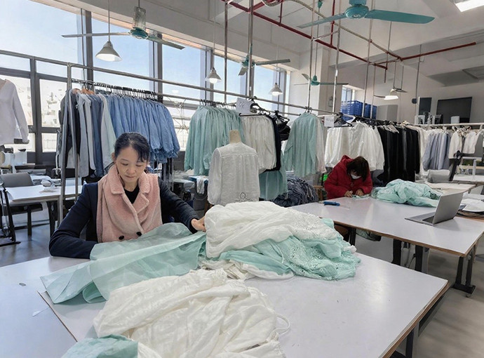 What can delay linen clothing production?