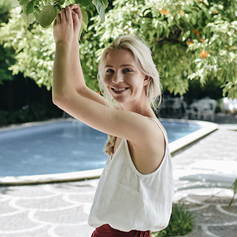 What is the difference between OEM and ODM linen clothing manufacturers?