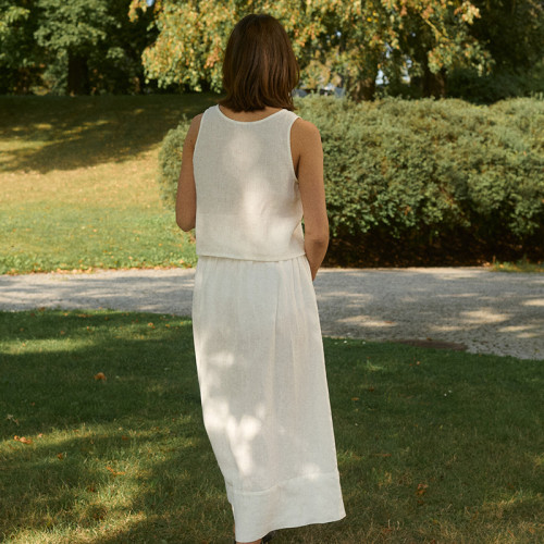 White Linen Sleeveless Crop Top – Minimalist Summer Essential