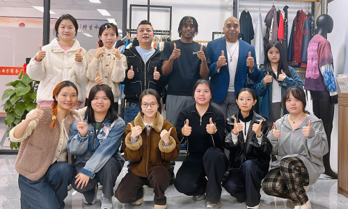 England Customers Visit Our Factory to Discover the Secrets Behind Our Streetwear Collection!