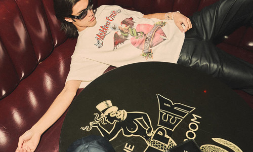 How to Customize T-shirts with Screen Printing, Embroidery, and More?