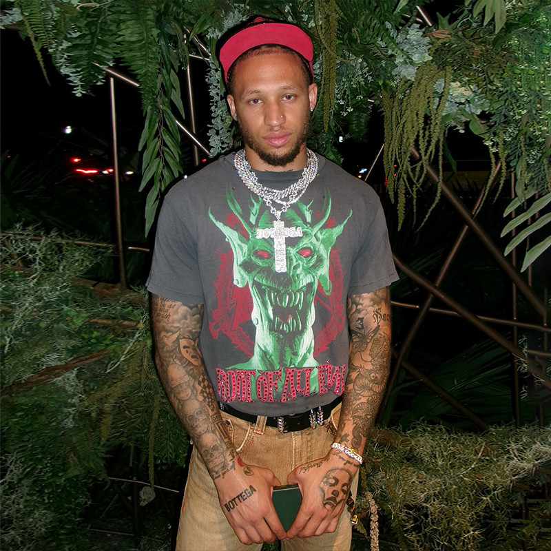Best Fabrics for Heavyweight T-shirts in Streetwear