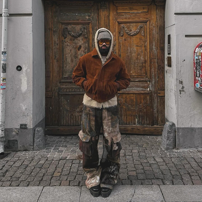 كيف تتم عملية إنتاج الملابس حسب الطلب لعلامات الملابس الرياضية؟