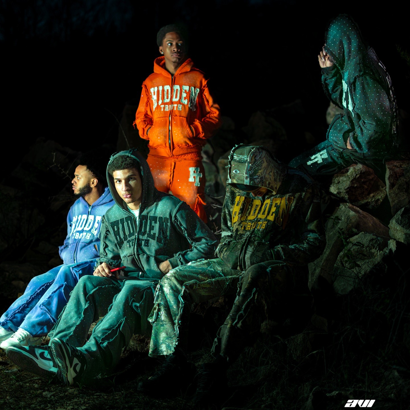 How to Choose the Best Streetwear Manufacturers for Your Clothing Brand?