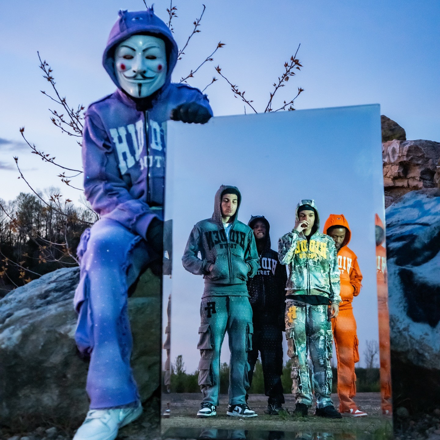 How Do Clothing Manufacturers Support Custom Streetwear from Sampling to Mass Production?