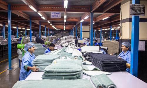 The Ultimate Guide to Custom Clothing Manufacturers: From Concept to Collection