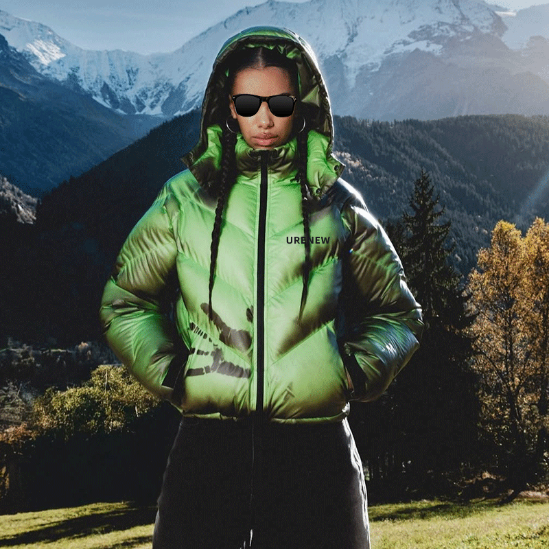 Thermochromic puffer jacket