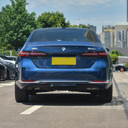 BMW 5 Series electric auto 2024 Midsize Sedan