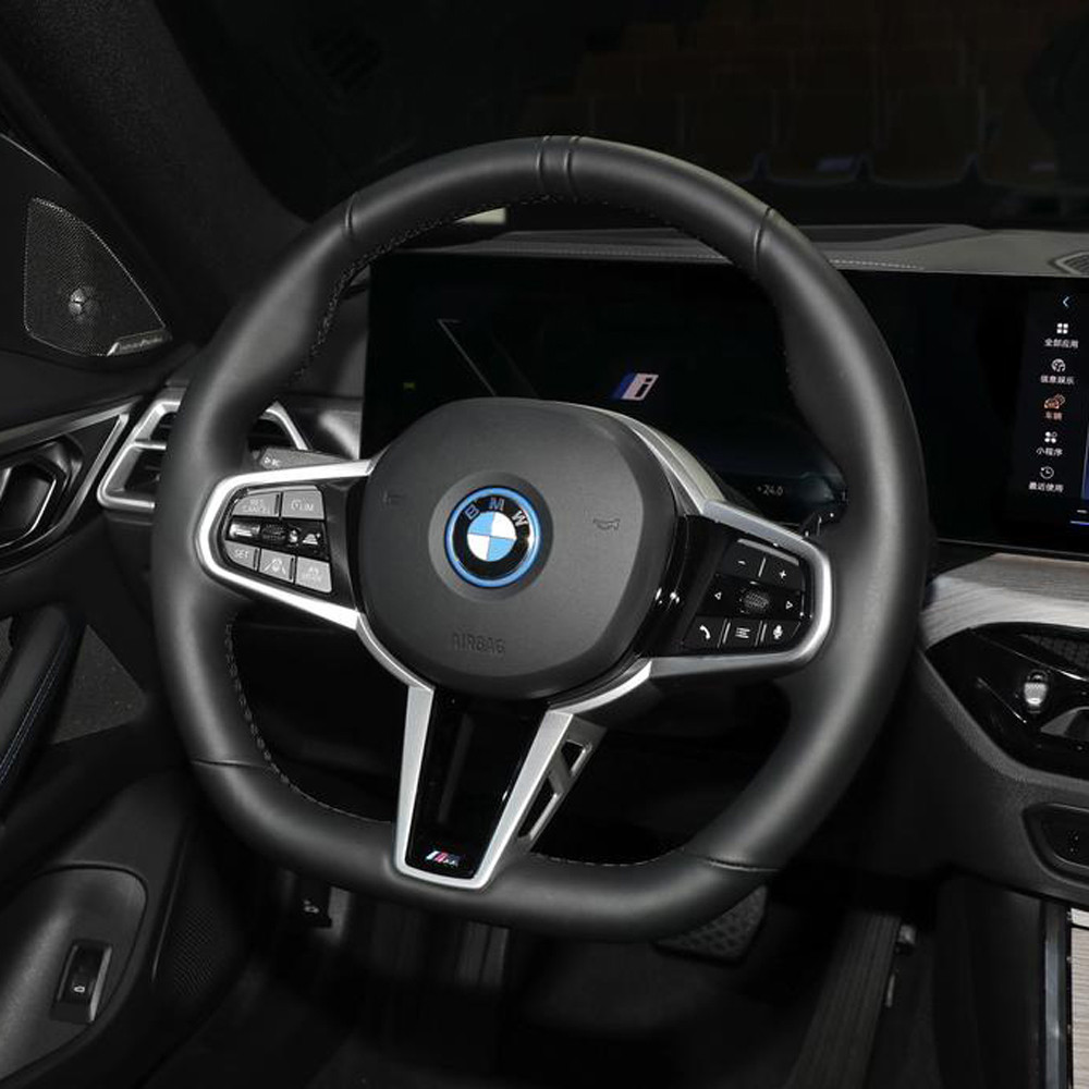 BMW i4-6