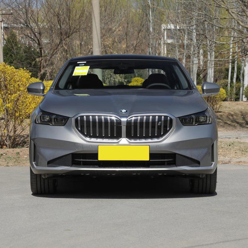 BMW i5 electric auto 2024 Midsize car