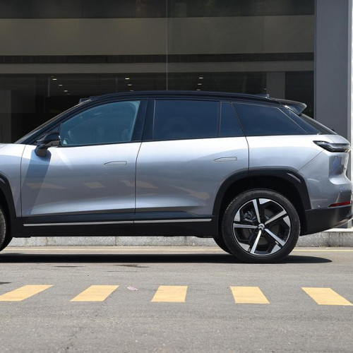 NIO ES7 electric auto 2024 midsize SUV