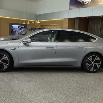 NIO ET7 electric auto 2024 Intelligent Electric Premium Executive Sedan