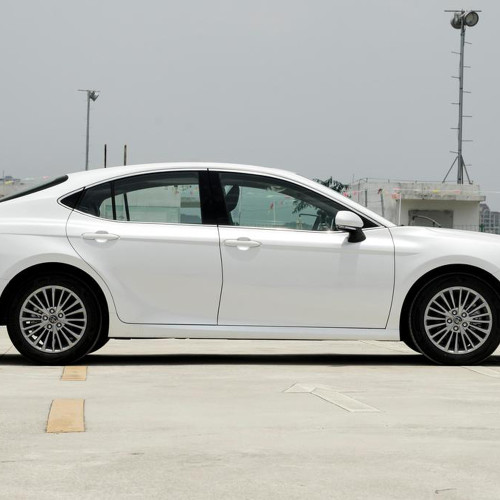 TOYOTA CAMRY petrol cars Sedan hybrid 2.0L 152PS L4 112kW/188Nm R19 Sports Edition LHD used car for sale