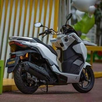 LETBE Lightning Dog 150, the Ultimate Urban Commuter Scooter