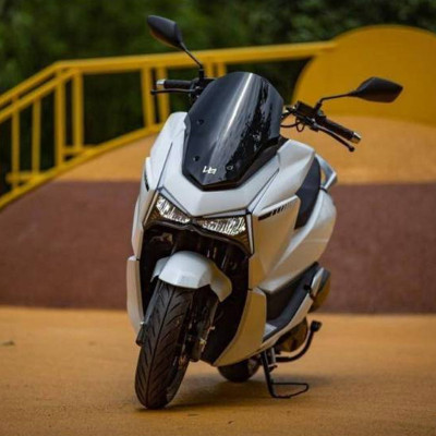 LETBE Lightning Dog 150, the Ultimate Urban Commuter Scooter