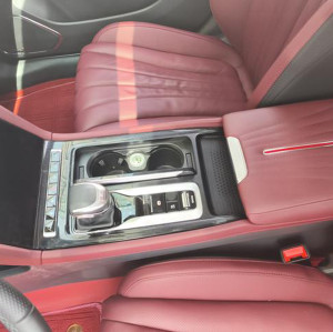 Used Hongqi H5 2024 2.0T DCT Mid-size Petrol Vehicle Gasoline Car