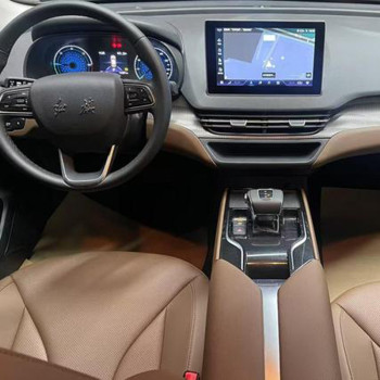 Used Hongqi E-QM5 2022 431km Range Mid-size Electric Vehicle