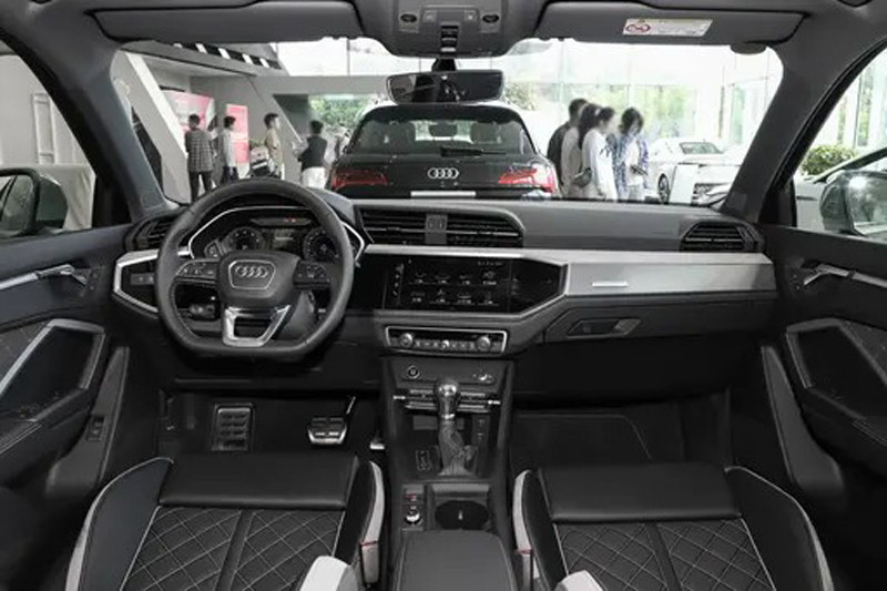 Audi SQ5-1