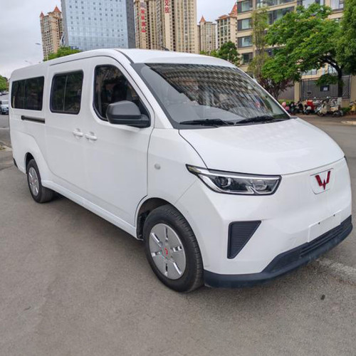 Used Car Wuling Yangguang 2024 300km Range 6 Seats White Pure Electric Vehicle Microvan