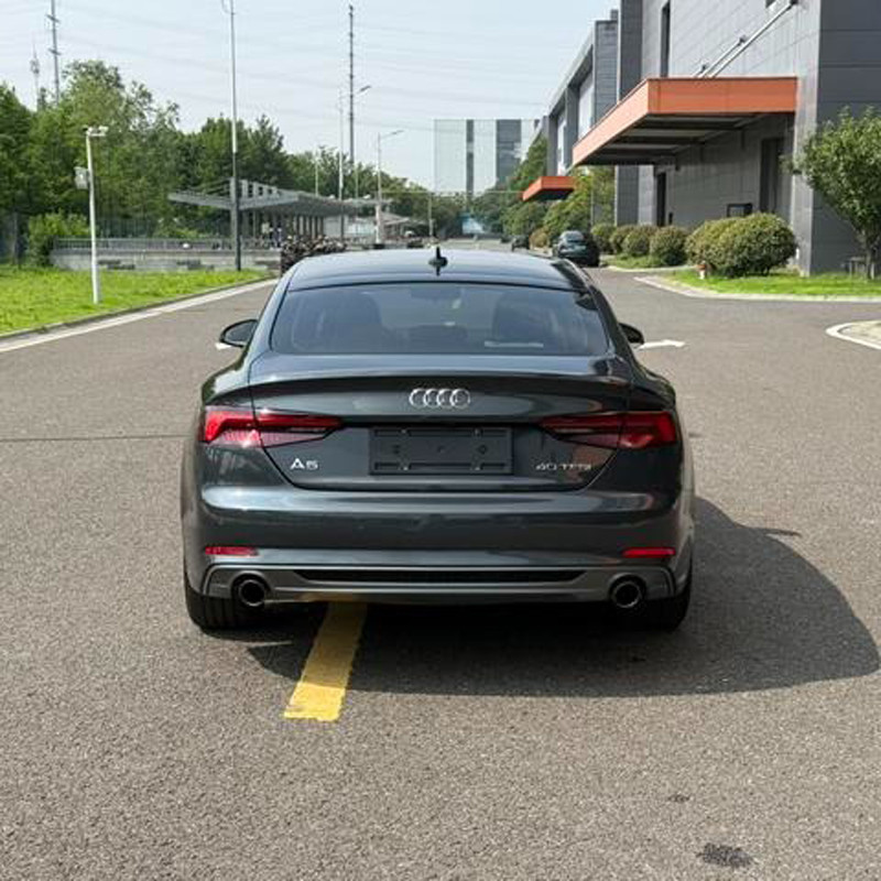 Audi Q4 e-tron-4