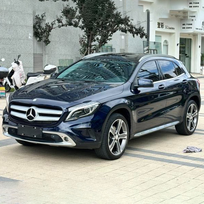 Used Mercedes-Benz GLA 2015 220 4MATIC Black Compact SUV Fuel Vehicle