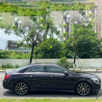 Used Benz CLA 2020 260 L 4MATIC Black 2.0T 5 doors 5 seats Mid-size SUV Petrol Vehicle